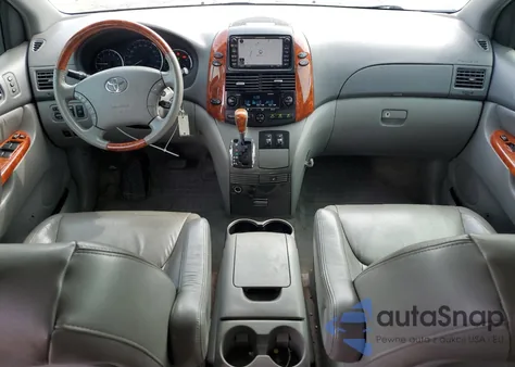 2010 Toyota Sienna Xle z USA, uszkodzony, nr VIN 5TDDK4CC1AS031488